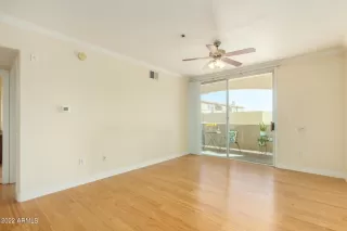 Photo #4: 6384379 Listing