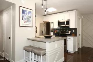 Photo #3: 6384684 Listing