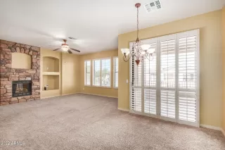 Photo #4: 6384700 Listing