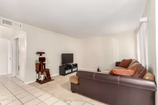 Photo #2: 6384797 Listing