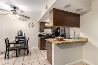 Photo #5: 6384797 Listing