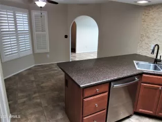 Photo #4: 6385105 Listing 