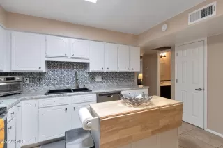 Photo #5: 6385212 Listing 