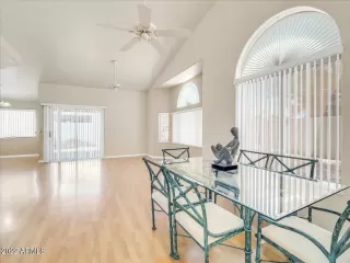 Photo #5: 6385244 Listing 