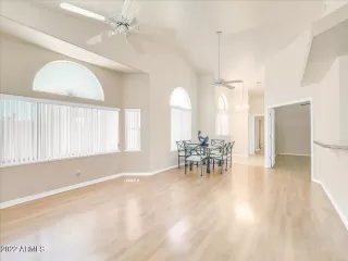 Photo #6: 6385244 Listing 