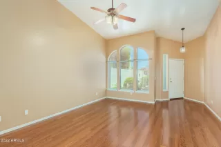 Photo #5: 6385394 Listing