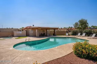 Photo #6: 6385433 Listing