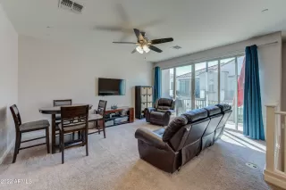 Photo #6: 6385472 Listing