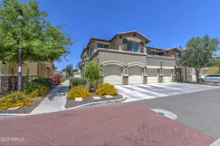 Photo #3: 6385596 Listing