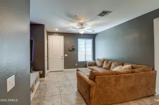 Photo #6: 6385596 Listing