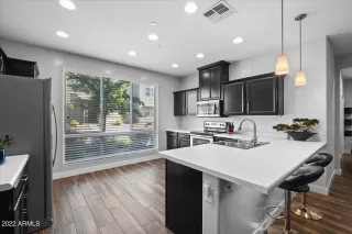 Photo #4: 6386054 Listing