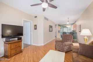 Photo #6: 6386184 Listing 