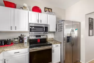 Photo #6: 6386298 Listing