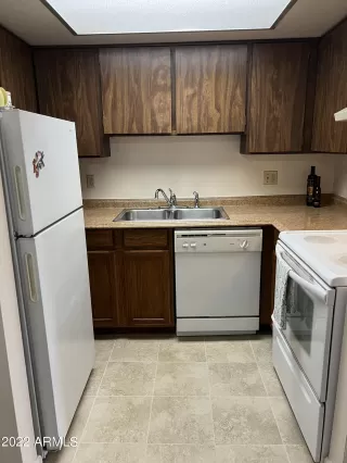 Photo #6: 6386550 Listing 