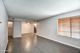 Photo #5: 6386794 Listing