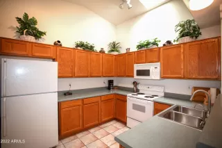 Photo #6: 6387163 Listing