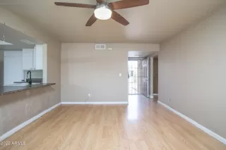 Photo #5: 6387232 Listing