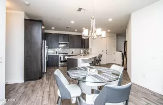 Photo #5: 6387330 Listing 