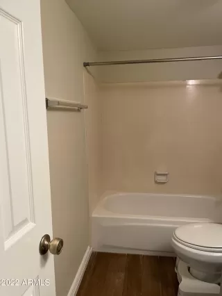 Photo #6: 6387640 Listing