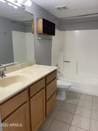 Photo #6: 6387679 Listing