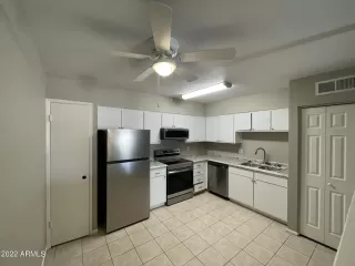 Photo #4: 6388027 Listing