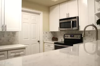 Photo #5: 6388051 Listing