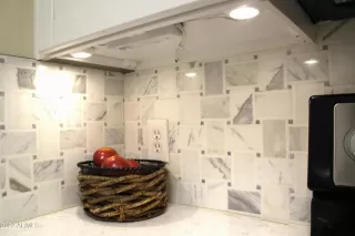 Photo #6: 6388051 Listing