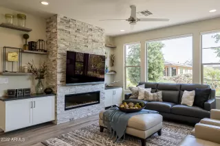 Photo #2: 6388700 Listing