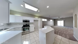 Photo #4: 6388864 Listing