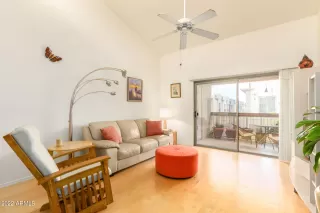 Photo #1: 6388952 Listing