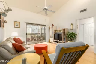 Photo #4: 6388952 Listing