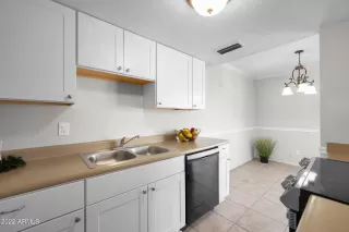 Photo #4: 6389214 Listing