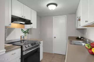 Photo #6: 6389214 Listing