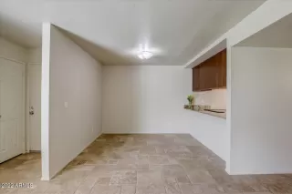 Photo #5: 6389276 Listing 