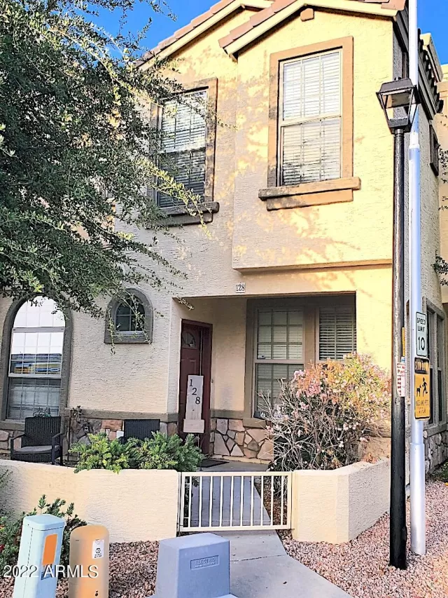 MLS: 6389310 Condo For Sale