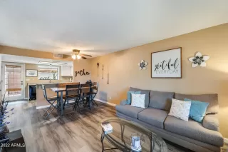 Photo #4: 6389414 Listing