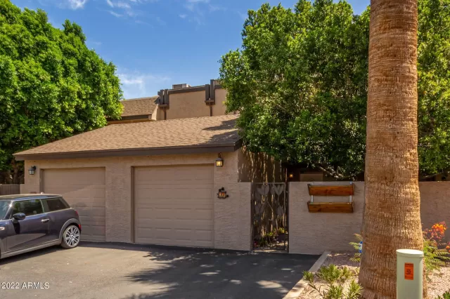 MLS: 6390019 Condo For Sale