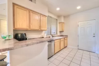 Photo #5: 6390311 Listing