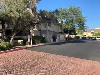 Photo #5: 6390437 Listing