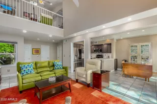 Photo #6: 6390484 Listing