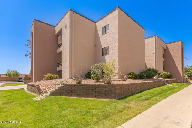 MLS: 6390596 Condo For Sale