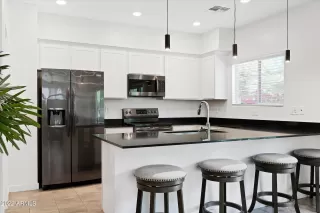 Photo #6: 6390660 Listing 