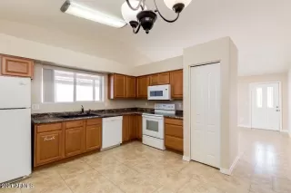 Photo #6: 6390732 Listing