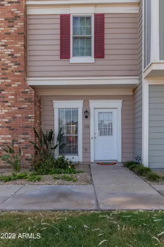 Photo #5: 6390939 Listing