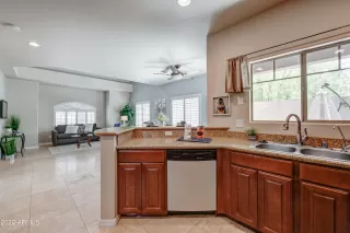 Photo #5: 6391053 Listing 