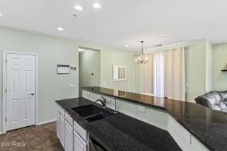 Photo #6: 6391154 Listing