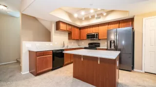 Photo #4: 6391188 Listing