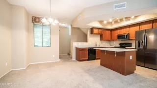 Photo #5: 6391188 Listing