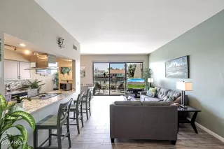 Photo #2: 6391245 Listing