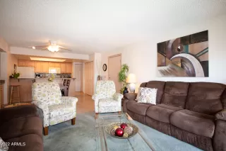 Photo #5: 6391321 Listing 